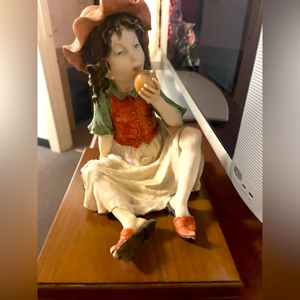 Vintage Signed Giuseppe Armani Sculpture on a wood base